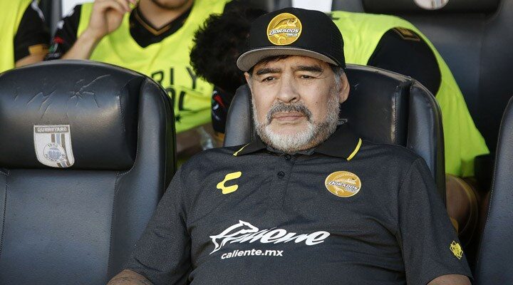 Efsane futbolcu Maradona hastaneye kaldırıldı