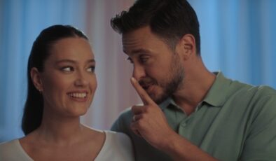 Pelin Akil-Anıl Altan çifti ikiz bebekleriyle yeni reklam filminde