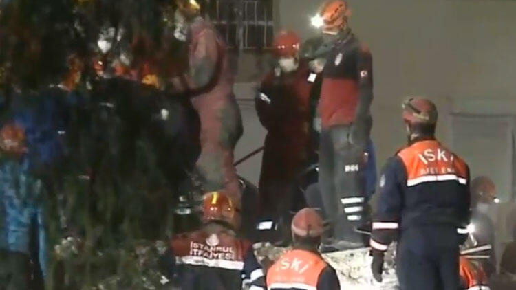Son dakika... İzmir depreminden 52 saat sonra enkazdan çıkarılmışlardı... Umutlar acıya döndü