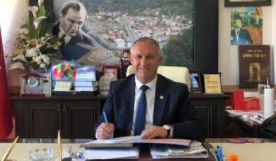 Kemalpaşa Belediye Başkanı Akçiçek ve ailesi, koronavirüse yakalandı