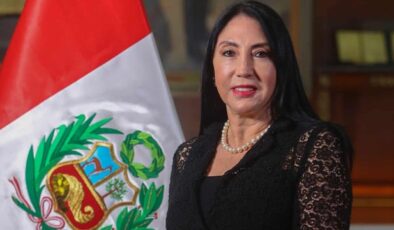 Perulu bakan, ulusal aşı programı başlamadan aşılandığı için istifa etti