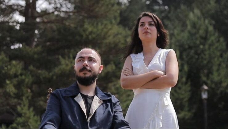 Söz yazarı Emir Yakamoz’un yazdığı ve sevilen isim Nur Erkoç ile düet yaptığı “Farzâd” isimli parça ve klibi bütün dijital platformlarda yayınlandı.