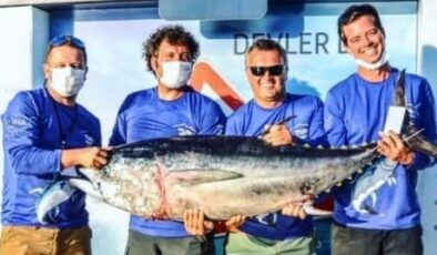 Suat Yiğit ve Ekibi Balık Avı Yarışması Tunamaster Şampiyonu Oldu