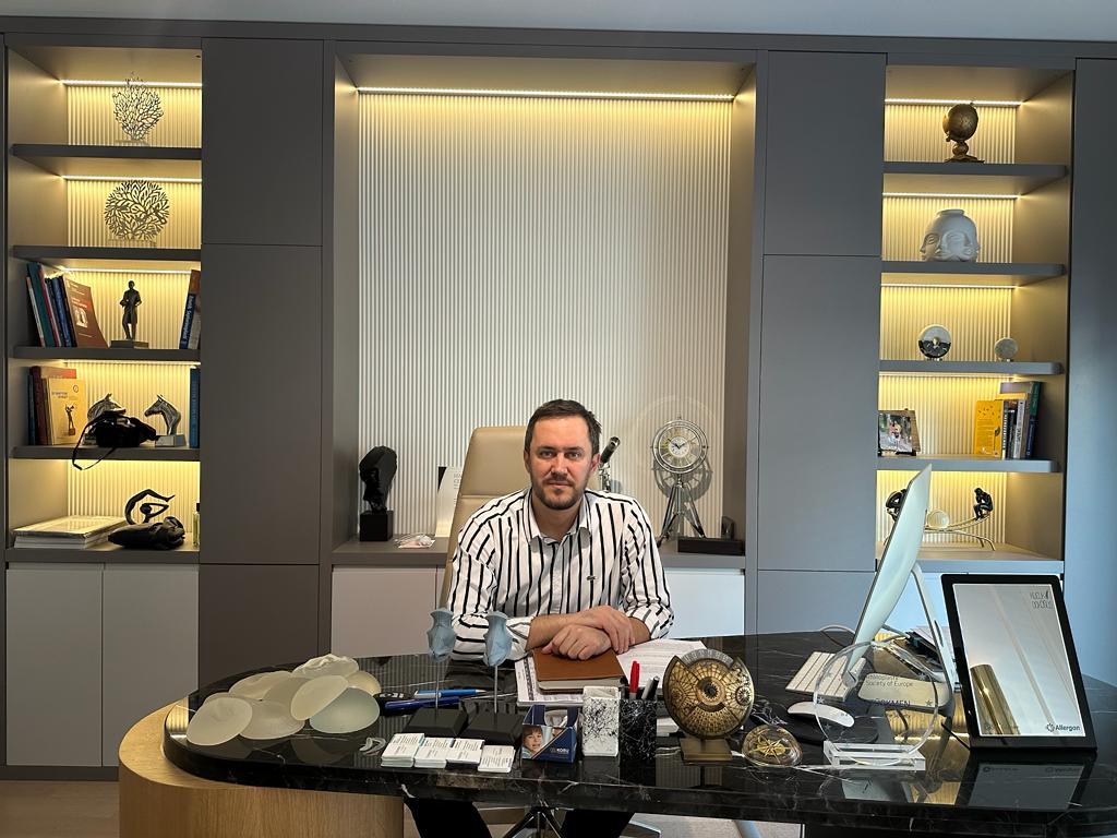 Estetik ve Plastik Cerrahi Uzmanı Op. Dr. İhsan Türkmen ile Meme Estetiği: Doğal ve Güvenli Sonuçlar
